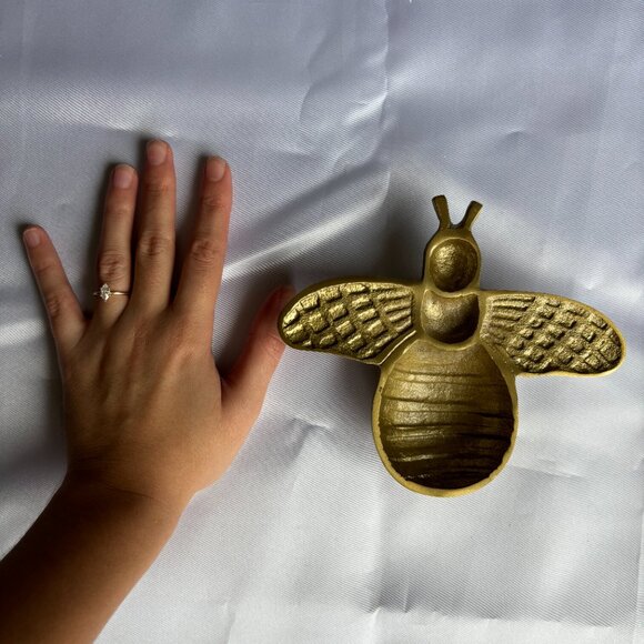 Cast Iron/Metal Gold Bee Shaped Dish Tray - Picture 4 of 5